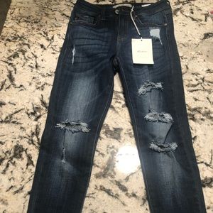 Distressed skinny jeans